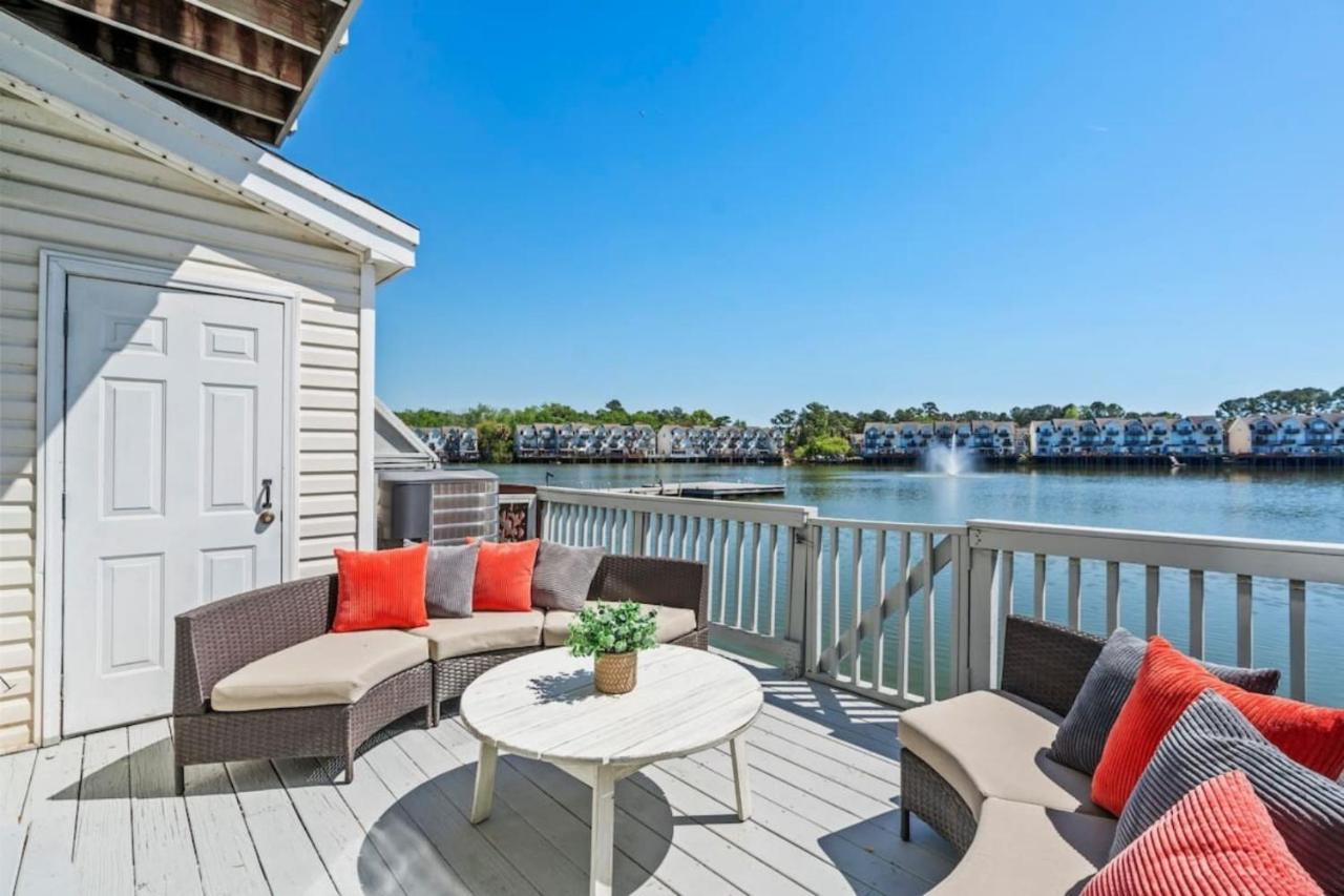☆Live On The Water! Lake Palmetto Palm W/ Patio - 10Min To Downtown & Beaches☆ Charleston Dış mekan fotoğraf