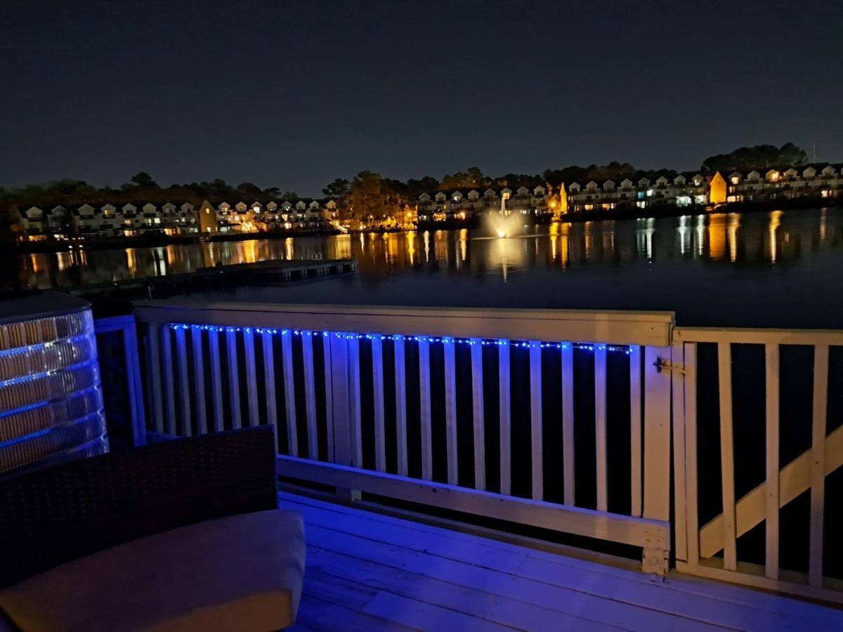 ☆Live On The Water! Lake Palmetto Palm W/ Patio - 10Min To Downtown & Beaches☆ Charleston Dış mekan fotoğraf